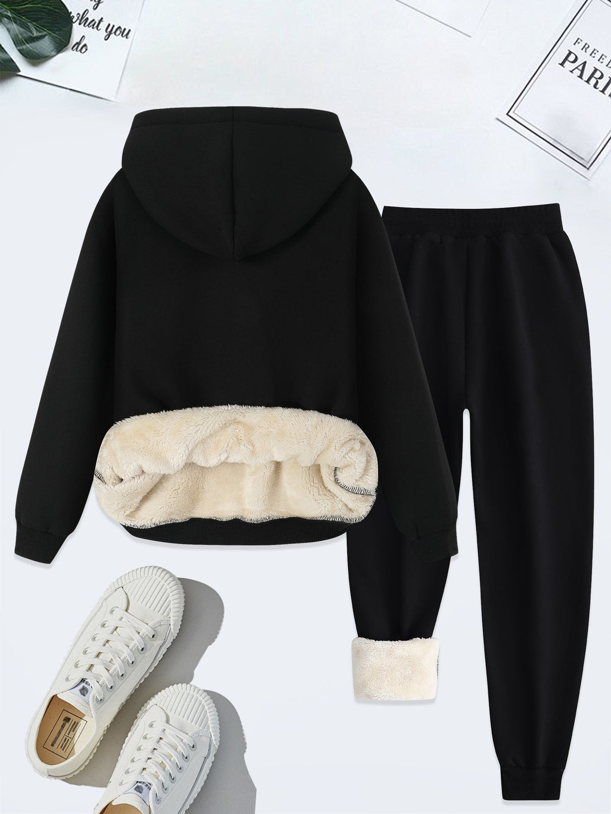 Women's Hooded Sweatshirt and Joggers Set with Heart Print