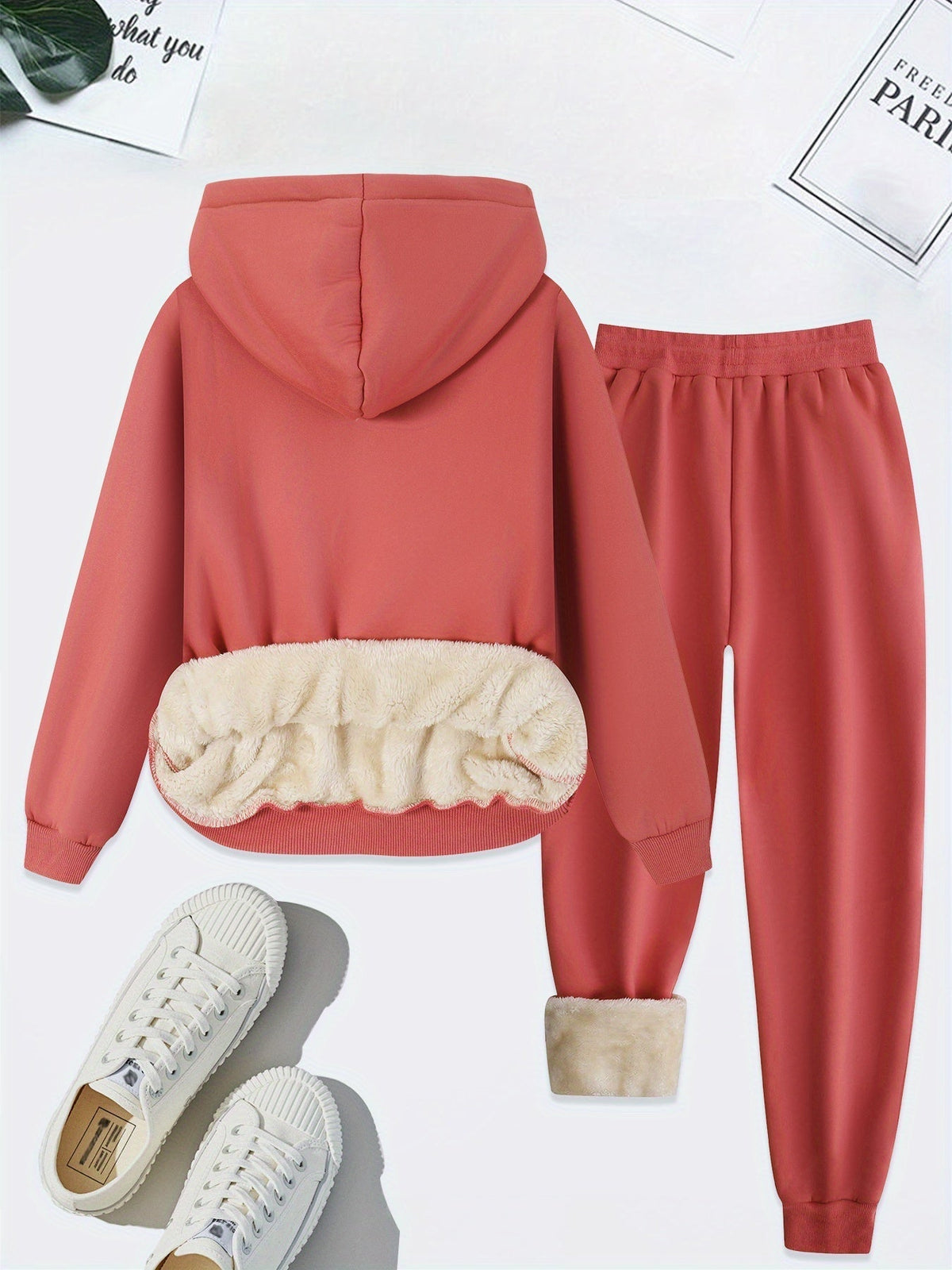 Women's Hooded Sweatshirt and Joggers Set with Heart Print