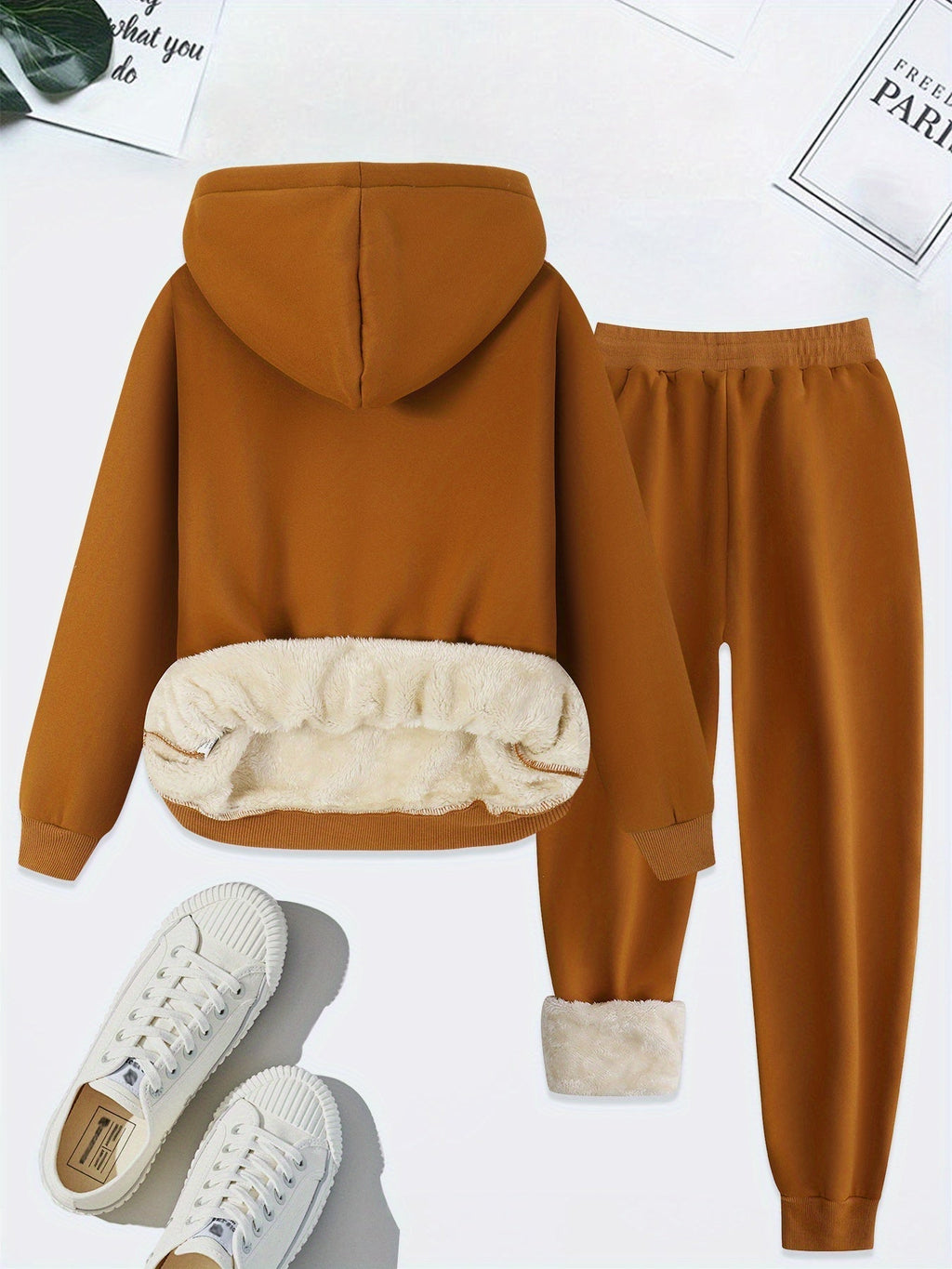 Women's Hooded Sweatshirt and Joggers Set with Heart Print