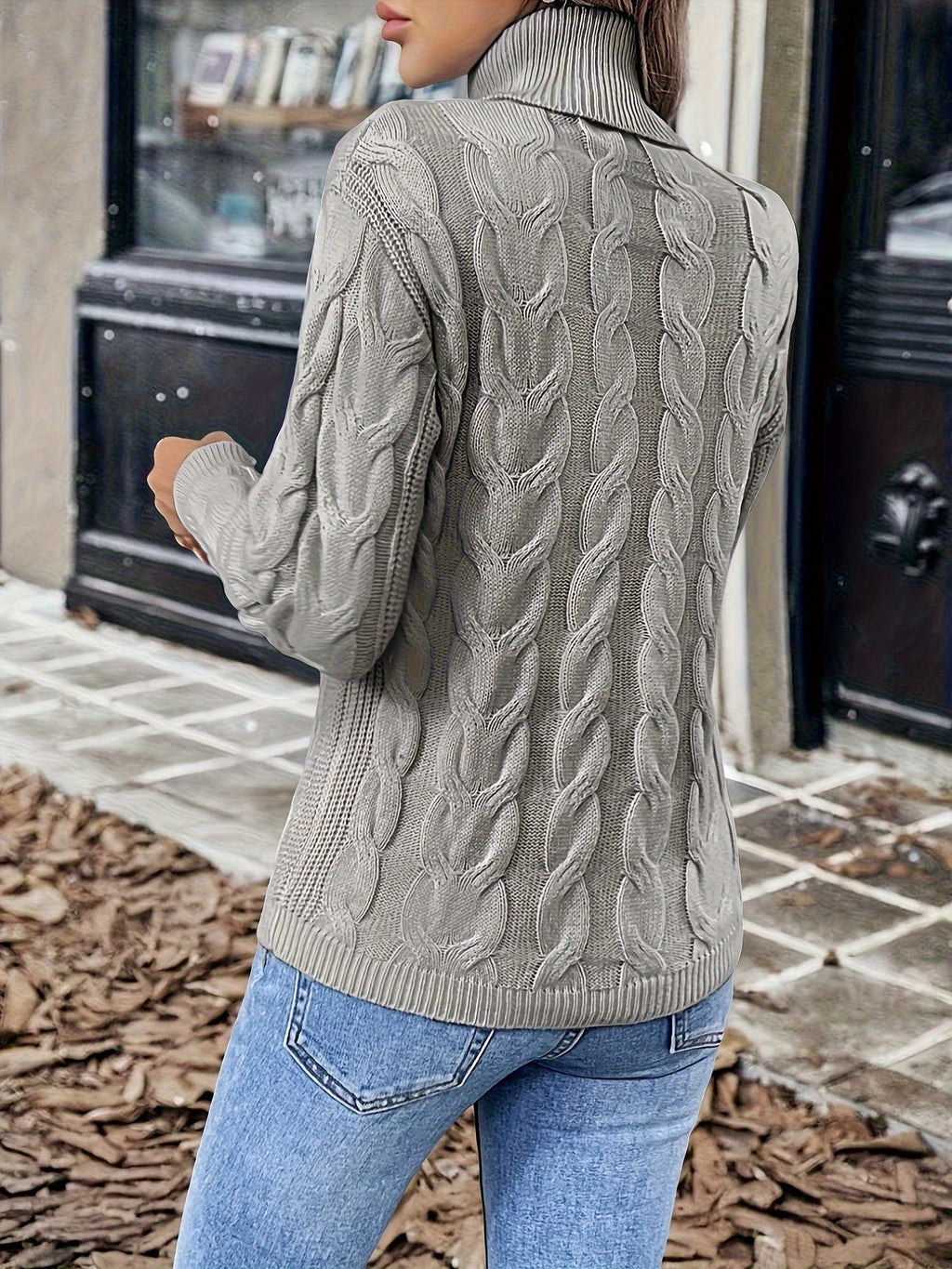 Women's Cable-Knit Turtleneck Sweater with Long Sleeves