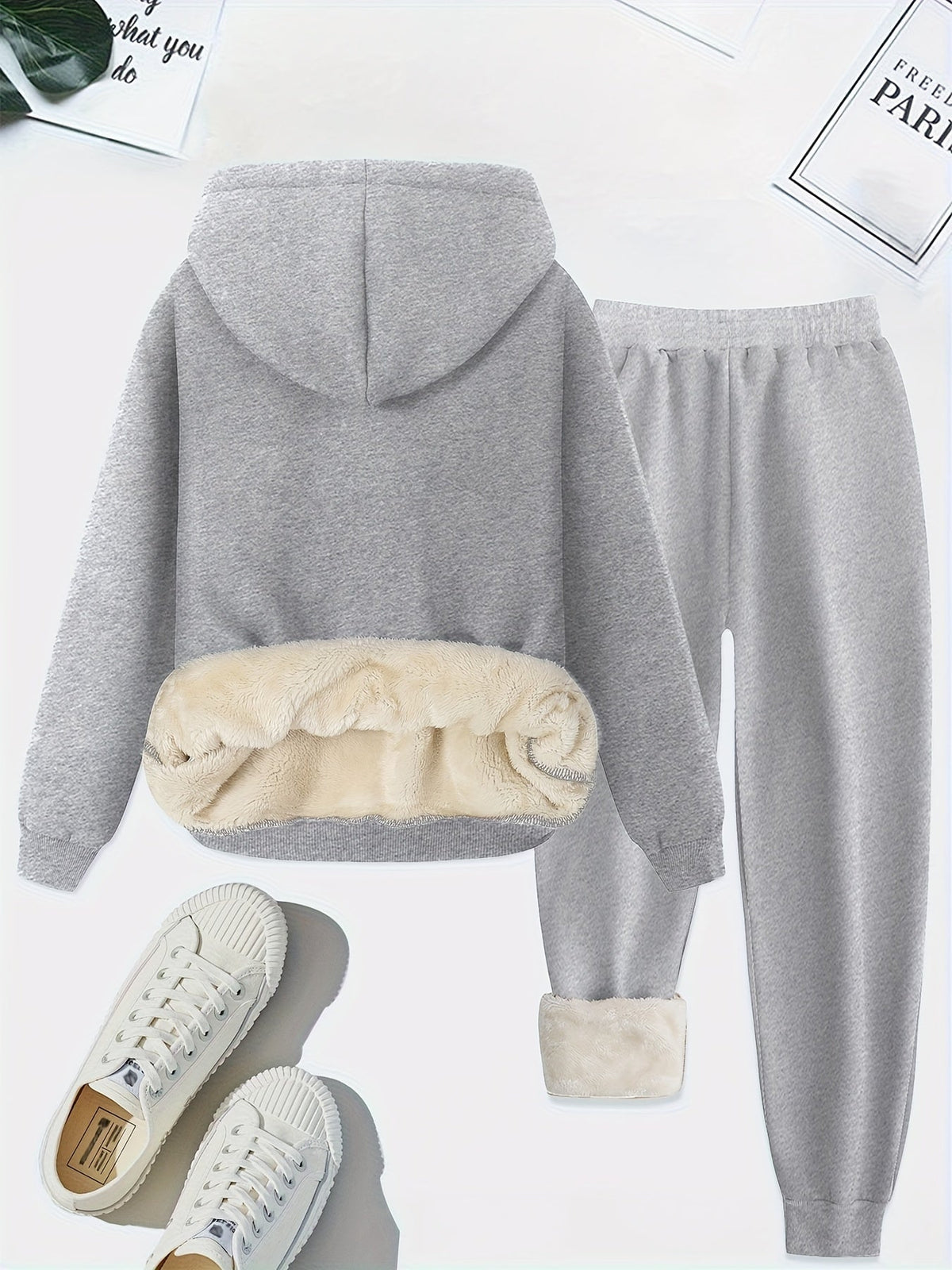 Women's Hooded Sweatshirt and Joggers Set with Heart Print