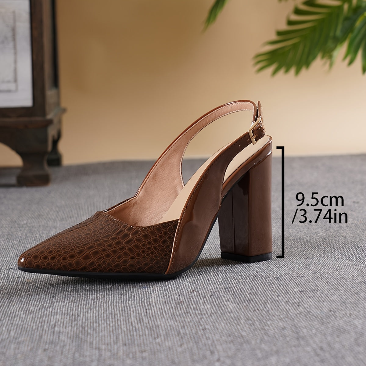Women's Leather Shoes with Block Heel and Pointed Toe