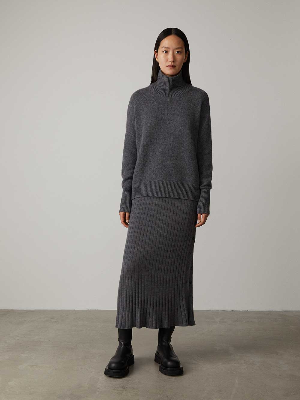 Women's Turtleneck Sweater Relaxed Fit Long Sleeve