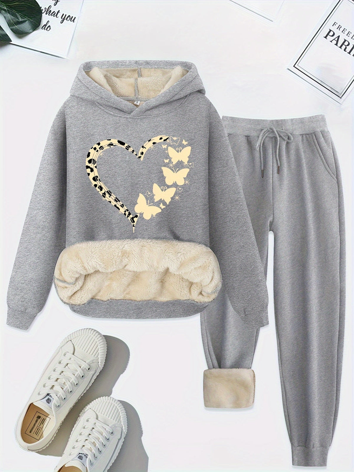Women's Hooded Sweatshirt and Joggers Set with Heart Print
