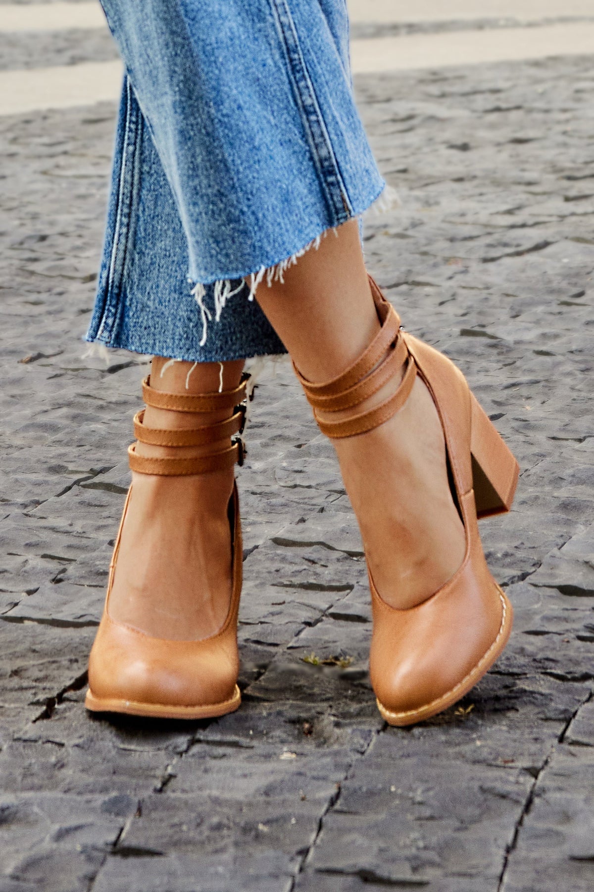 Women's Sandals with Ankle Strap and Stable Block Heel