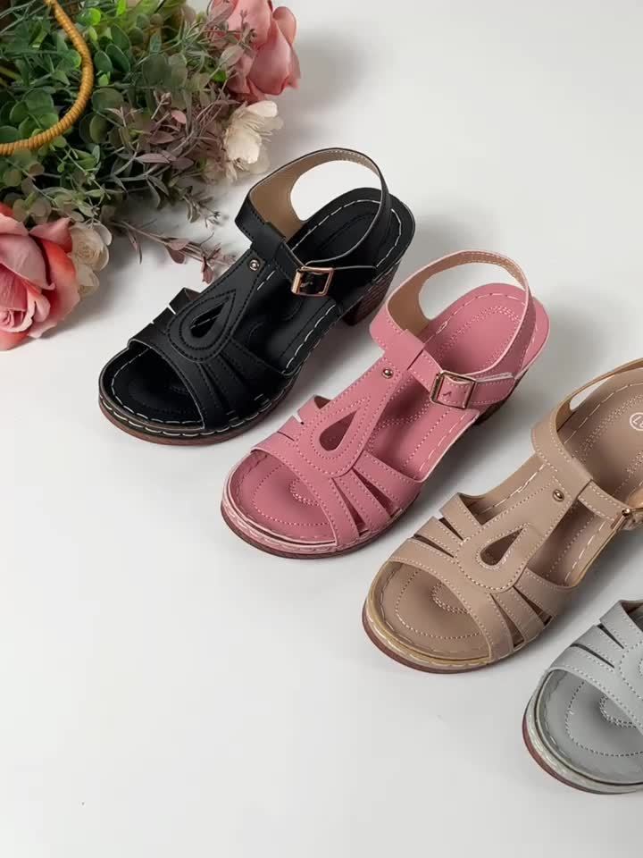 Women's Block Heel Cushioned Sandals with Vintage Straps and Padded Insole