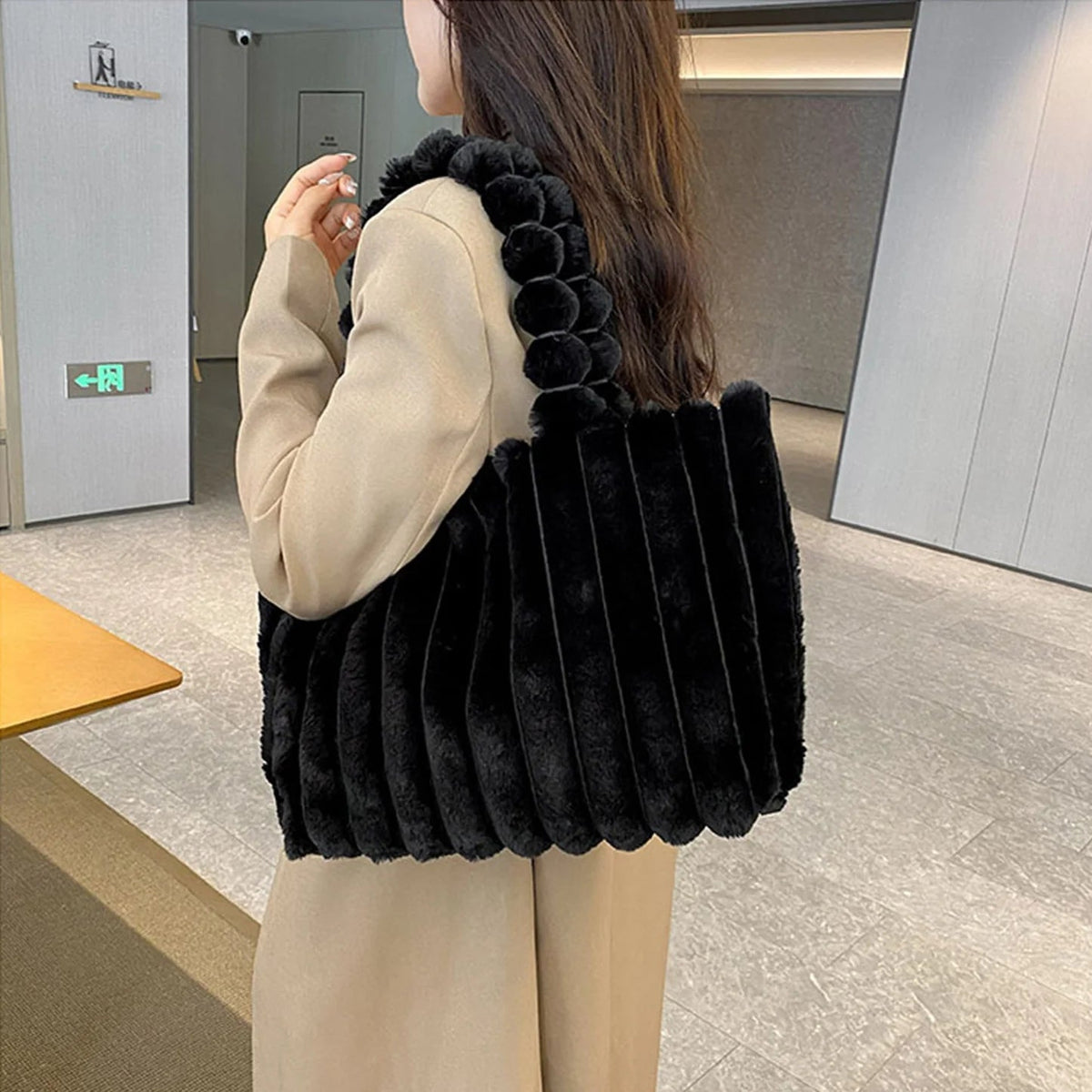 Women's Plush Ribbed Handbag with Beaded Handle