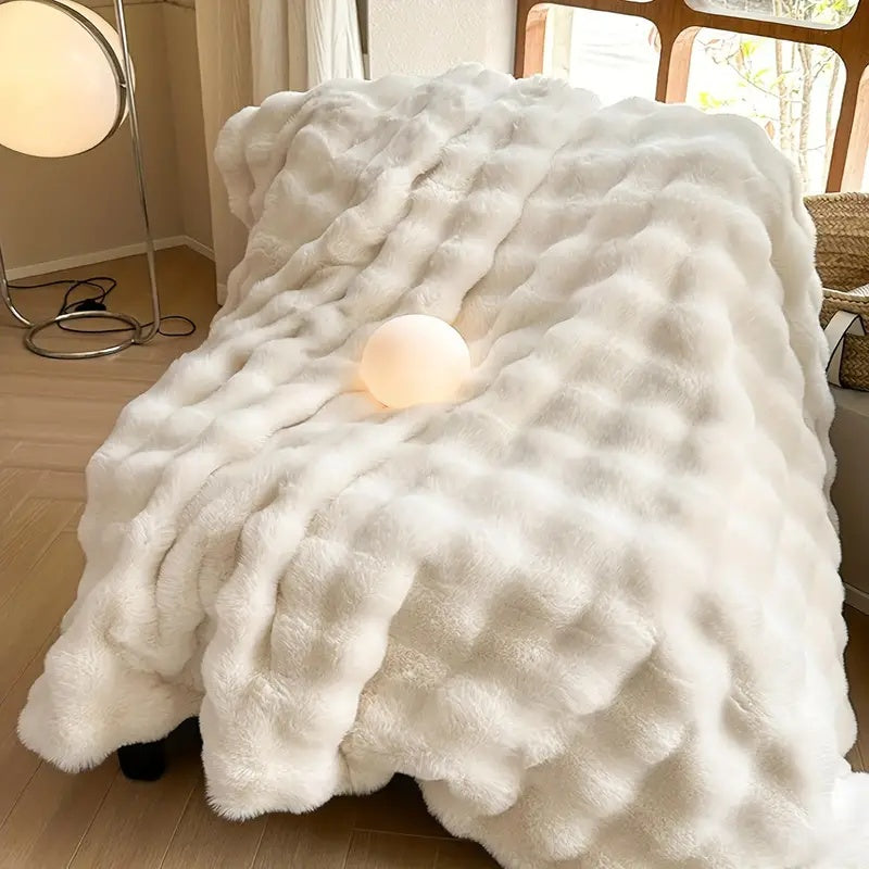 Cozy Ultra-Soft Throw Blanket for Ultimate Comfort