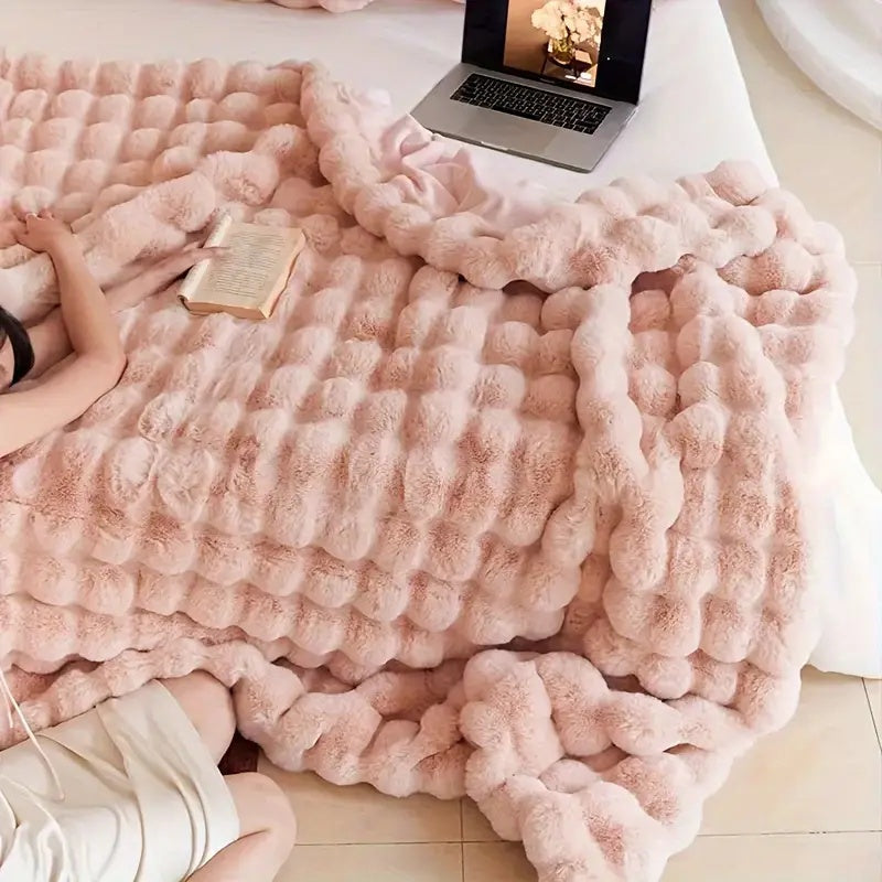 Cozy Ultra-Soft Throw Blanket for Ultimate Comfort