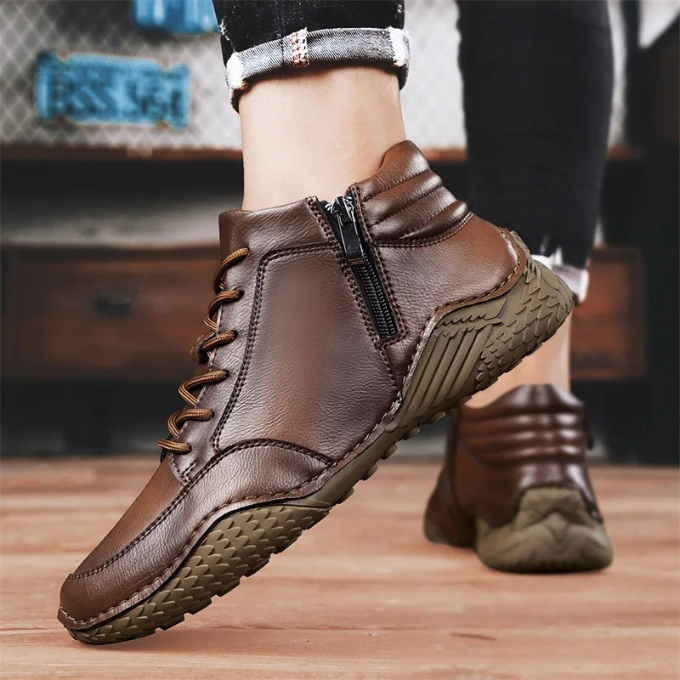 RUGGED LEATHER BOOTS FOR MEN