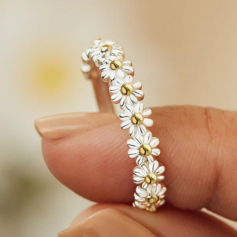 Daisy | Adjustable Silver Ring
