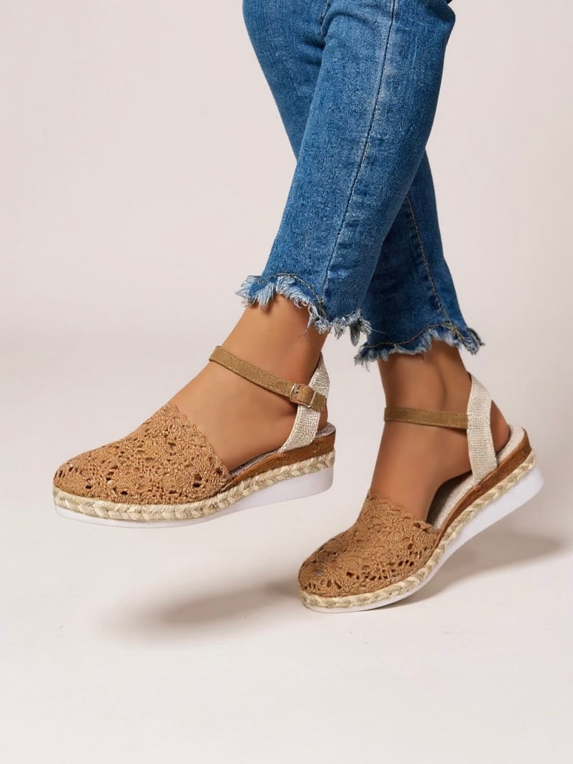 Women's Platform Sandals with Crochet Detailing and Cushioned Sole