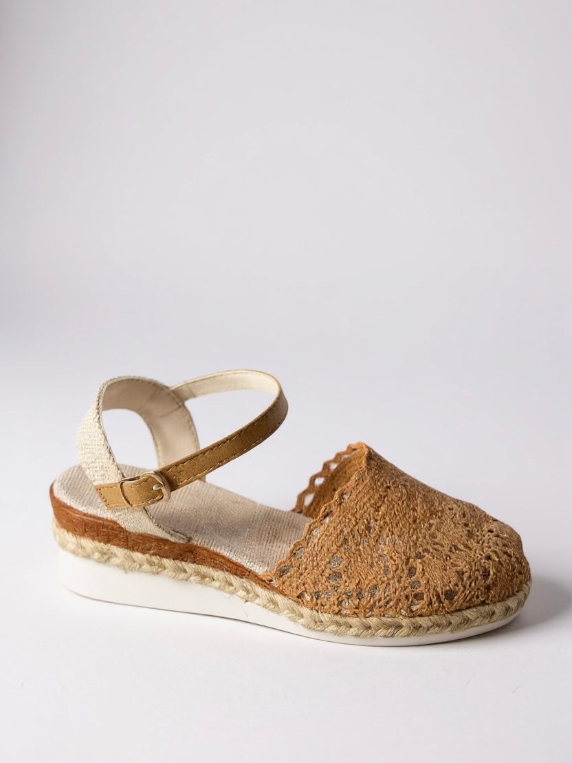 Women's Platform Sandals with Crochet Detailing and Cushioned Sole