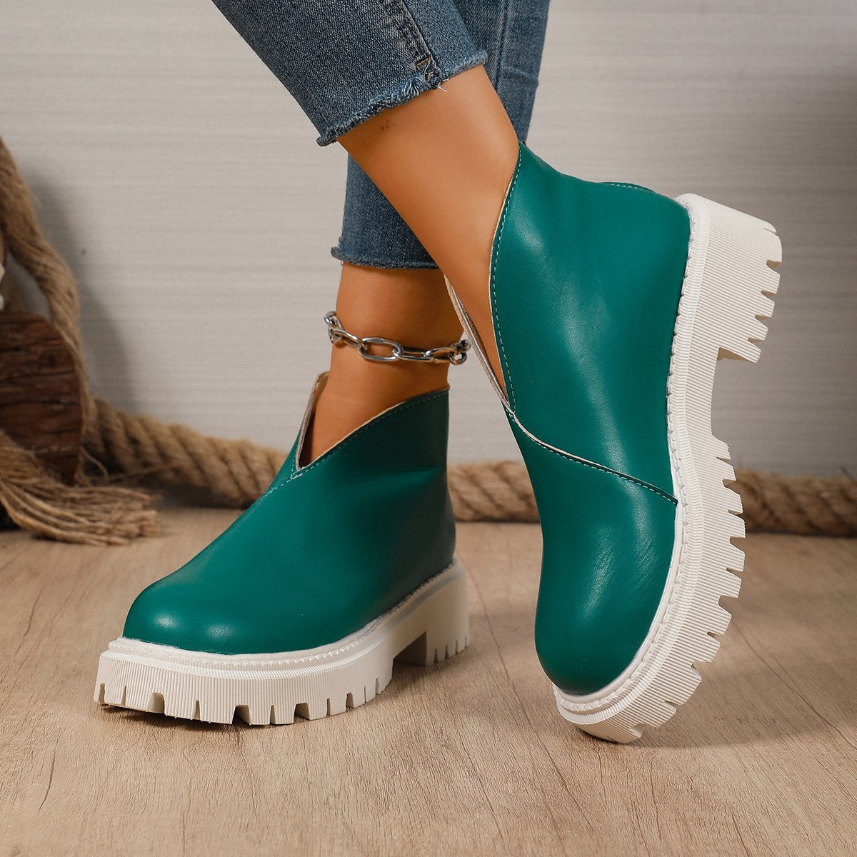 Women's Chunky Platform Chelsea Boots with Lug Sole