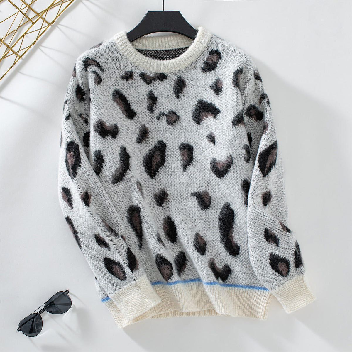Women's Leopard Print Crew Neck Sweater Long Sleeve