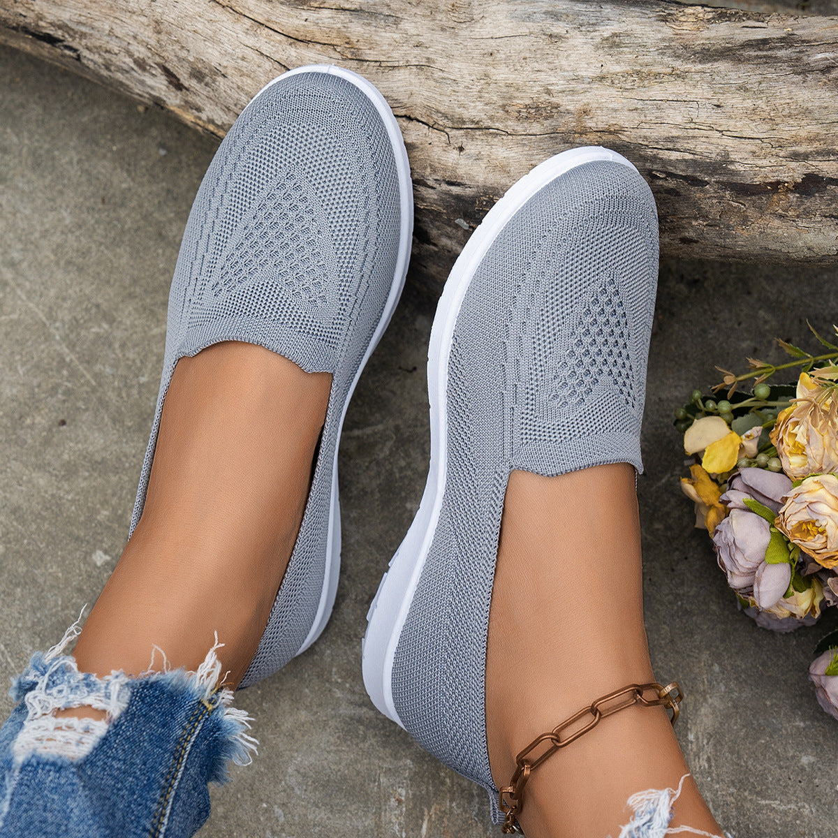 Women's Slip-On Walking Shoes Breathable Mesh Lightweight