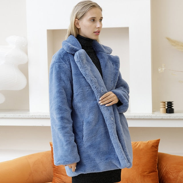 Women's Teddy Coat with Oversized Collar and Side Pockets