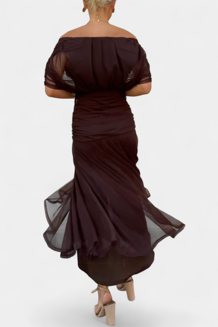 Women's Elegant Dress with V-Neckline and Pleated Waist