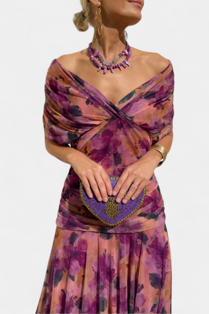 Women's Elegant Dress with V-Neckline and Pleated Waist