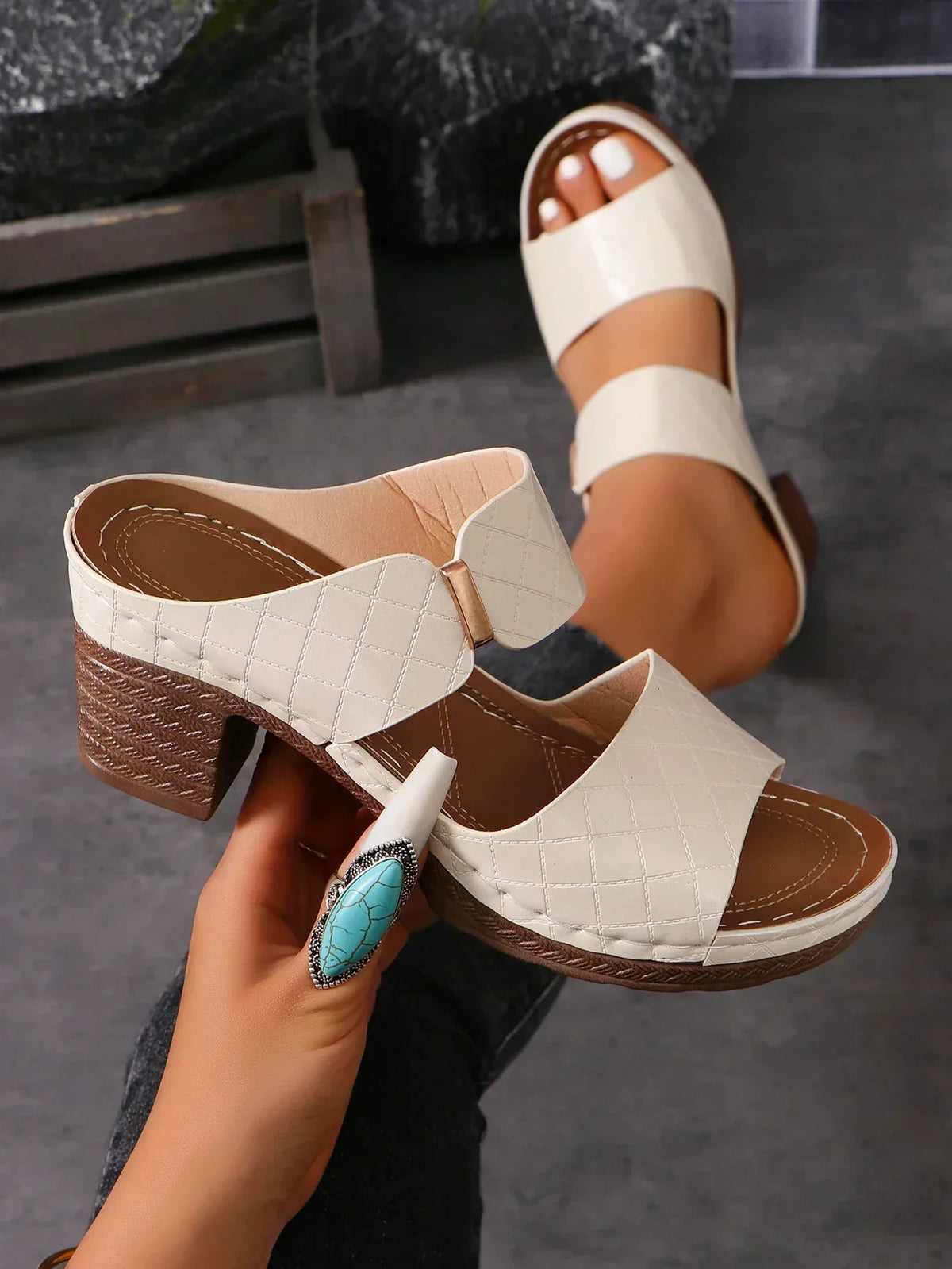 Women's Arch Support Block Heel Flat Sandals with Adjustable Straps and Cushioning