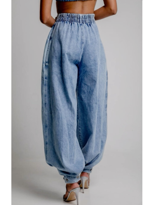 Women's High Waist Balloon Jeans with Pleated Front and Button Cuffs