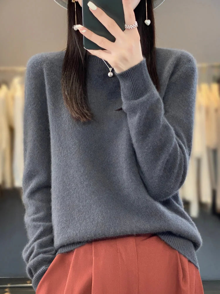 Women's comfortable crew neck knit sweater
