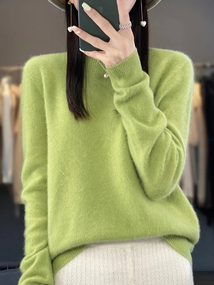 Women's comfortable crew neck knit sweater
