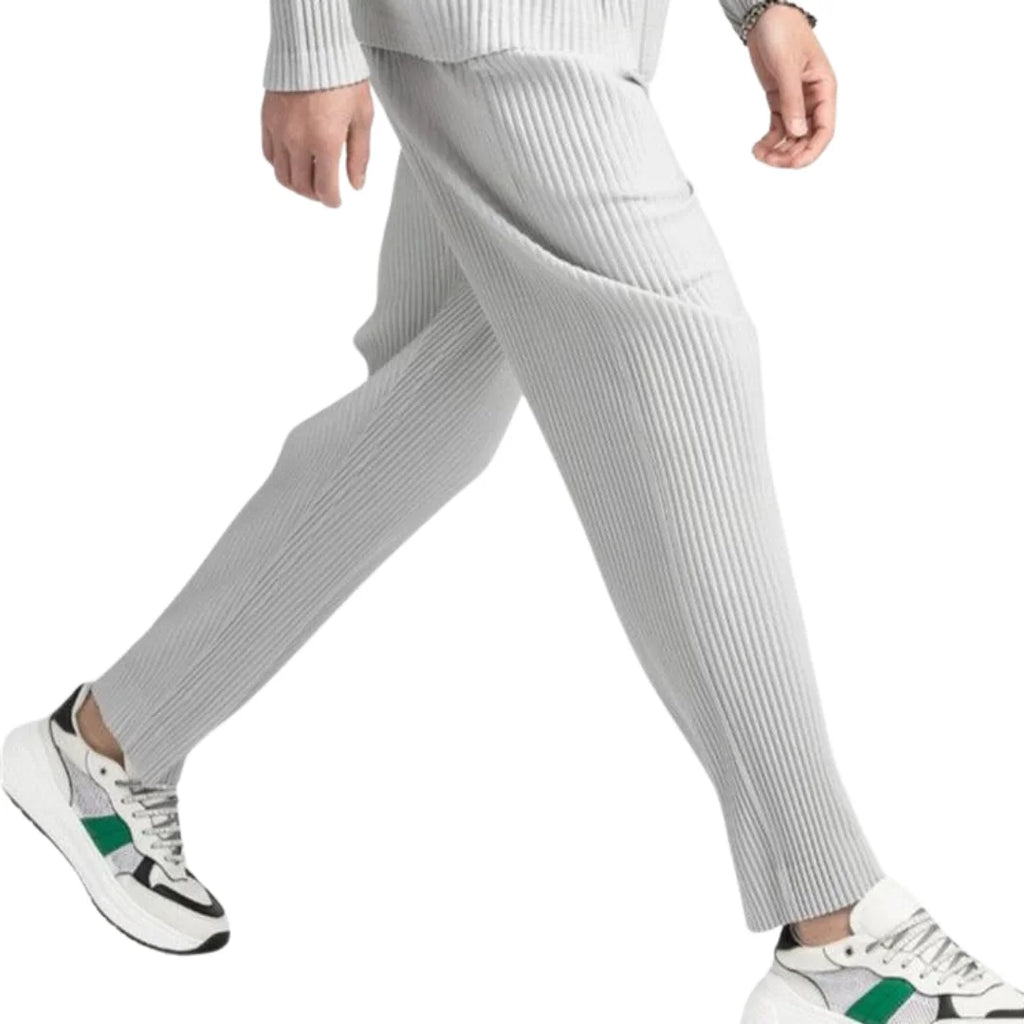 Women's pants with vertical pleats