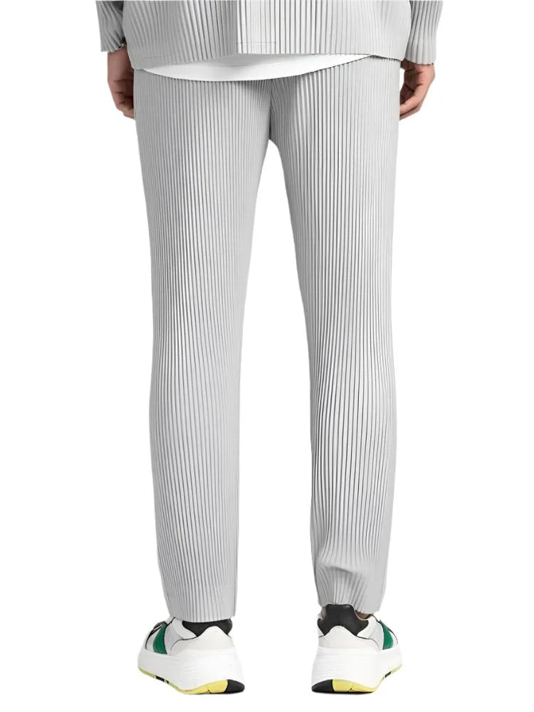 Women's pants with vertical pleats