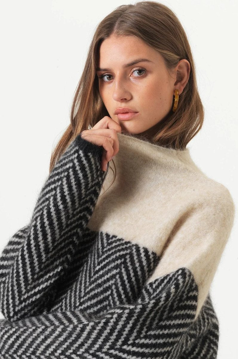 Women's Turtleneck Sweater Oversized Chevron Pattern