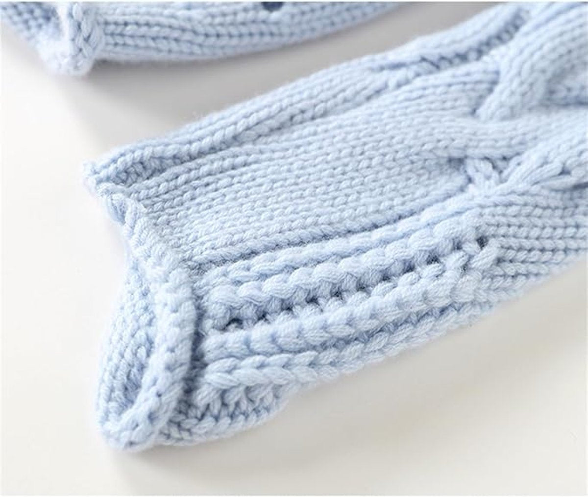 Women's Cable Knit Turtleneck Sweater with Loose Fit