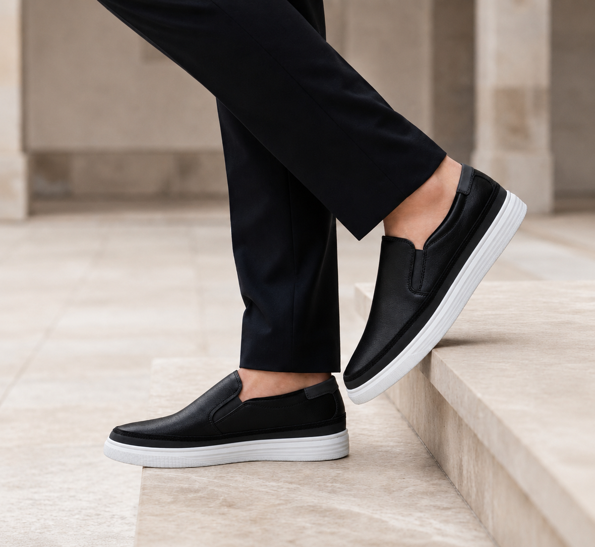 Comino Slip-On Contrast Sole Sneakers