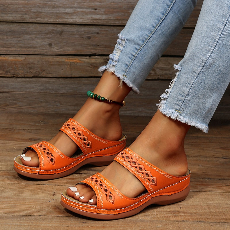 Women's Leather Sandals with Arch Support and Adjustable Straps