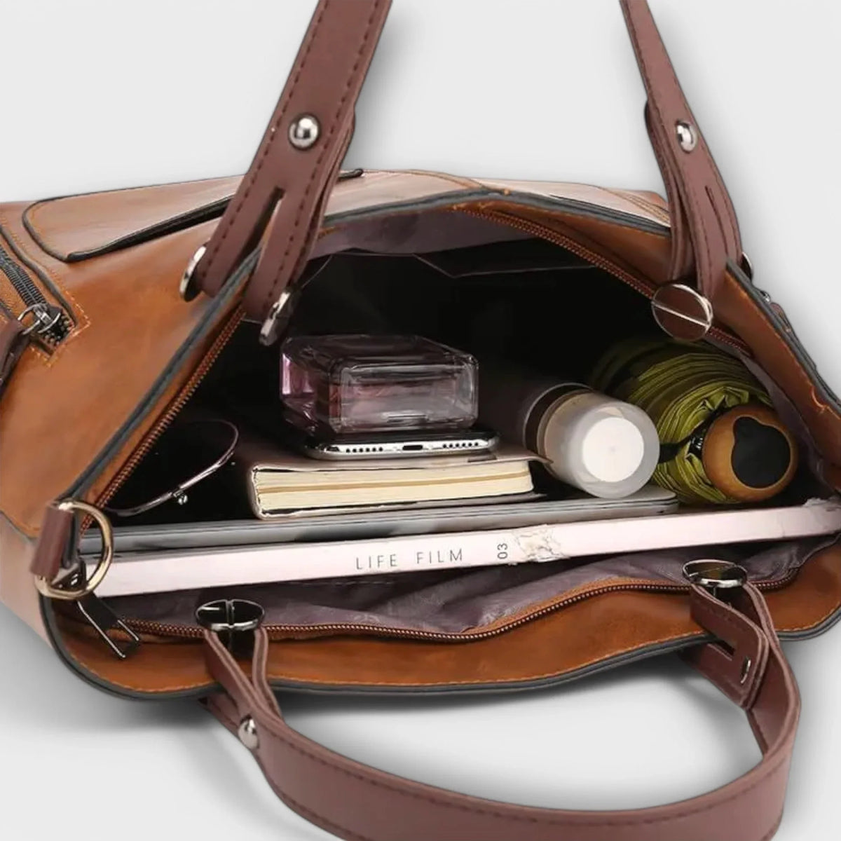 Elegant leather bag