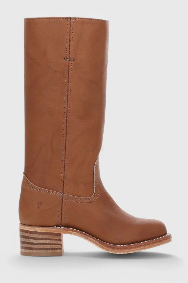 Modern Classic Boots for All-Season Wear