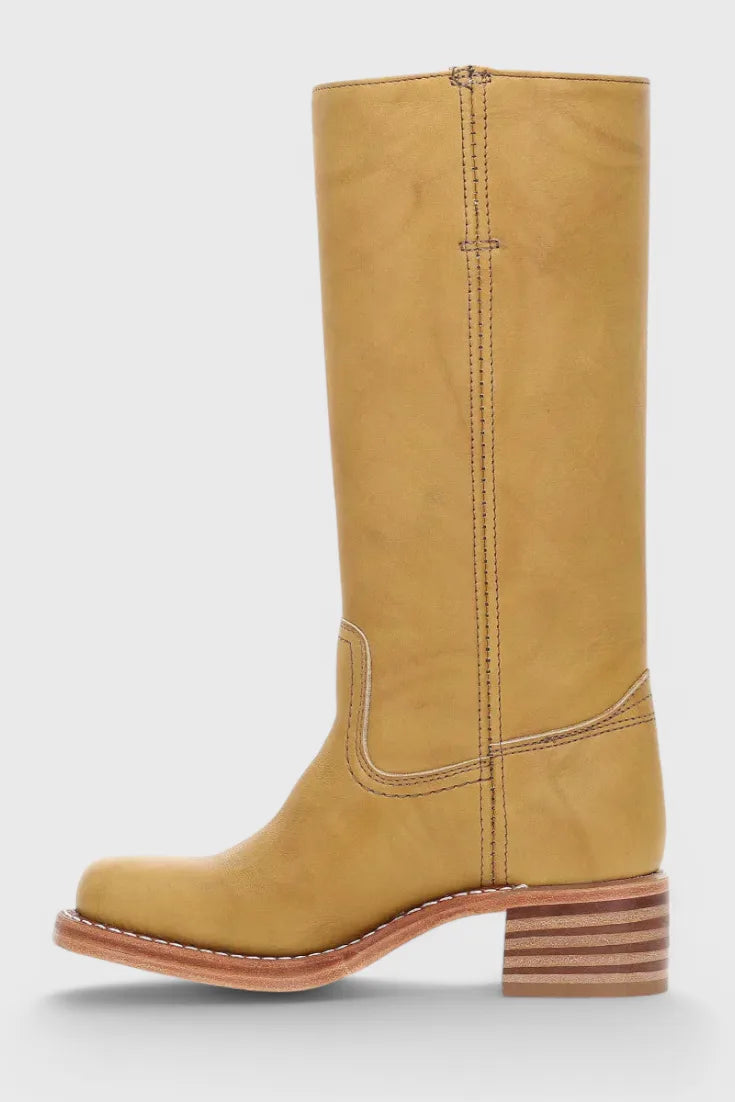 Modern Classic Boots for All-Season Wear