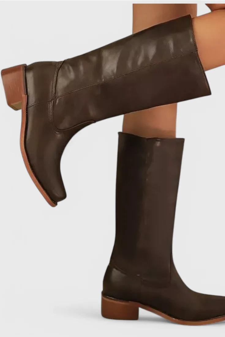Modern Classic Boots for All-Season Wear