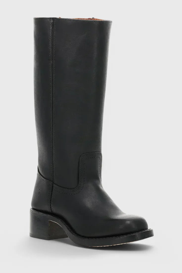 Modern Classic Boots for All-Season Wear