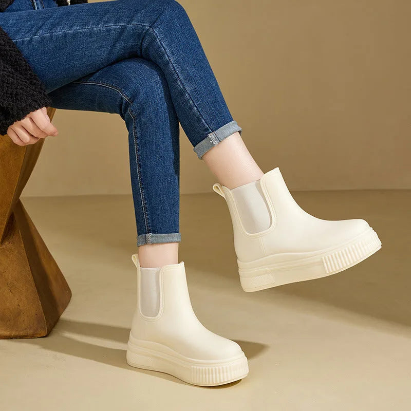 Women's chelsea boots with chunky platform sole