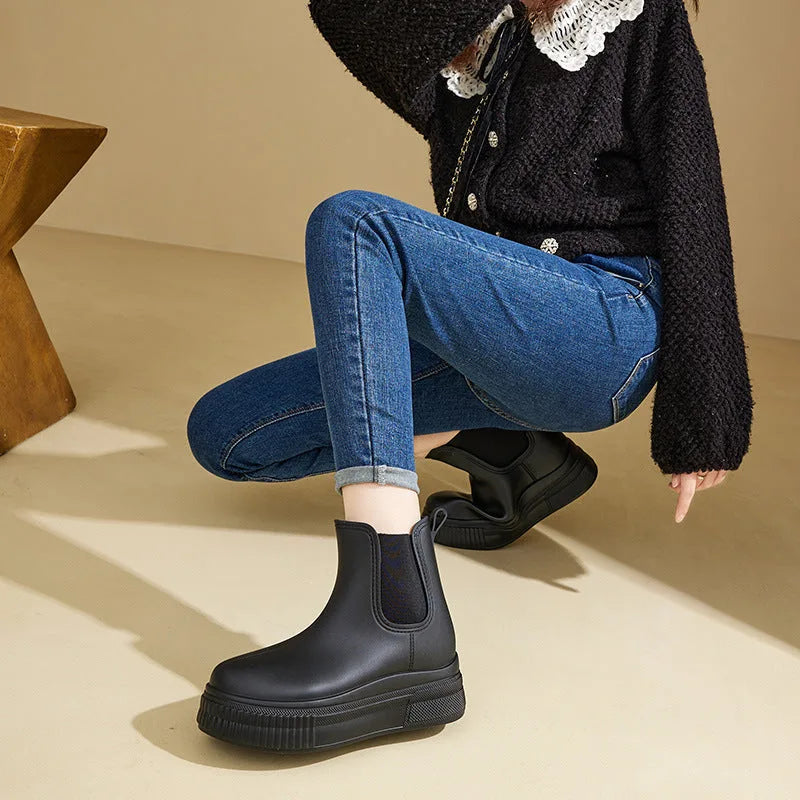 Women's chelsea boots with chunky platform sole