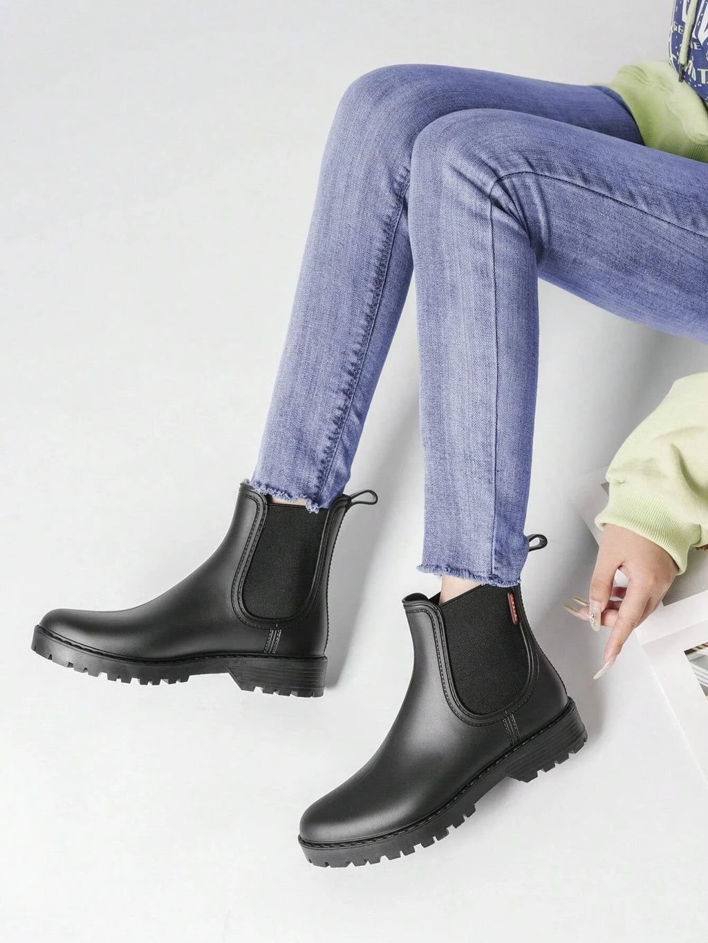 Women's chelsea boots with elastic side gussets