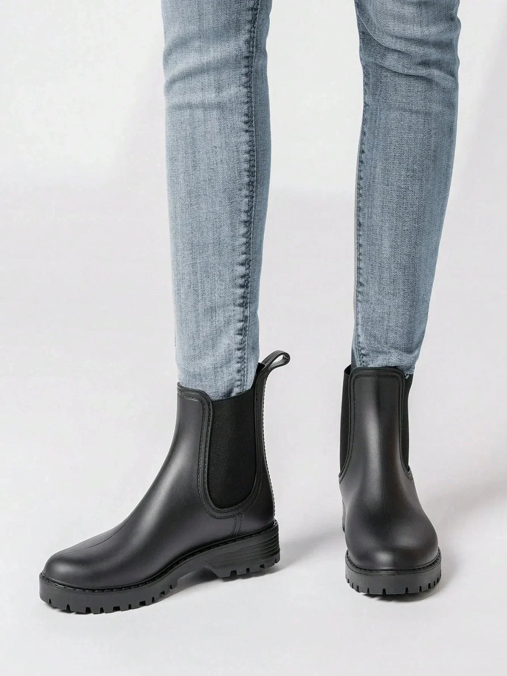 Women's chelsea boots with elastic side gussets