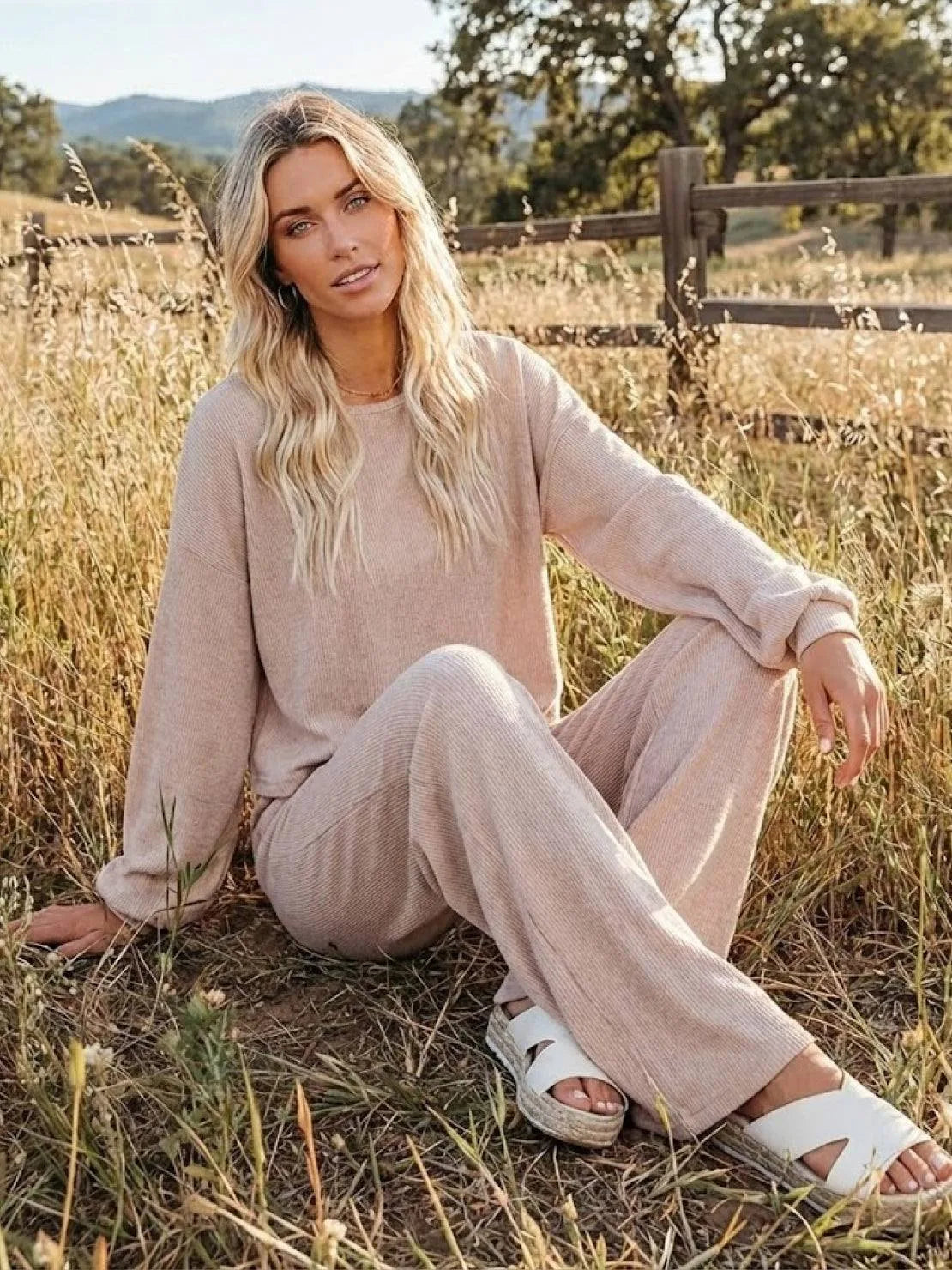 Women's Cropped Sweatshirt and Wide-Leg Pants Lounge Set
