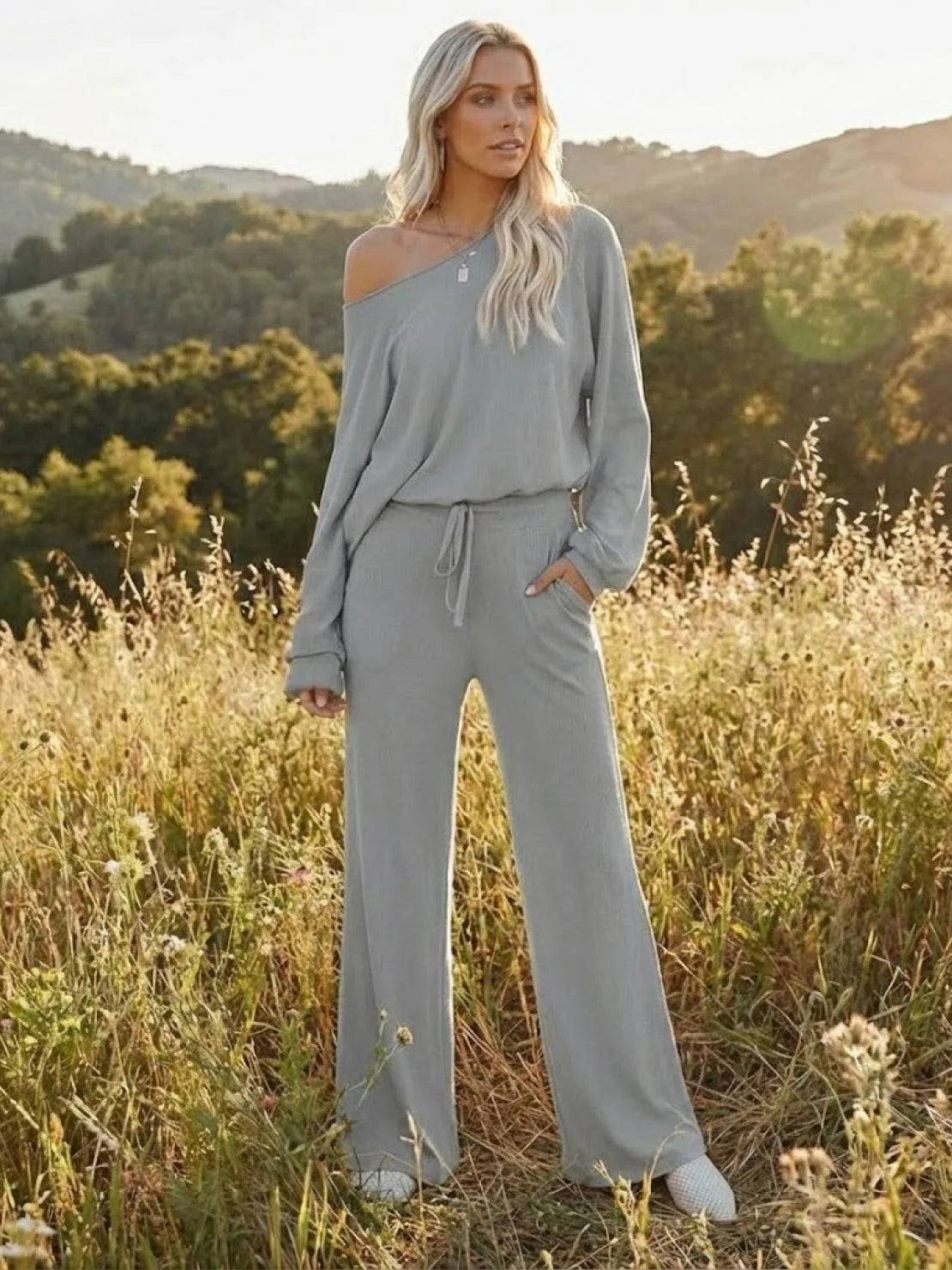 Women's Cropped Sweatshirt and Wide-Leg Pants Lounge Set