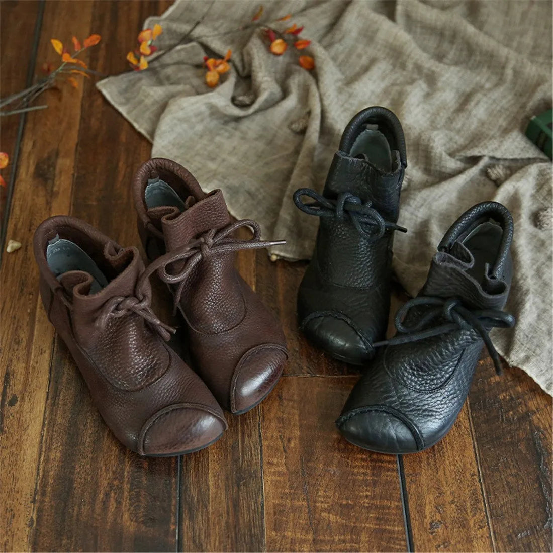 Women's faux leather lace-up ankle boots with furry lining