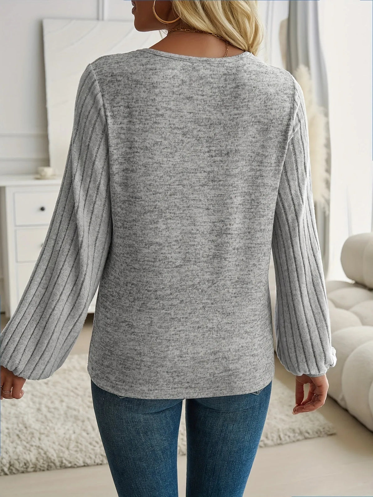 Women's knit v-neck sweater with ribbed balloon sleeves