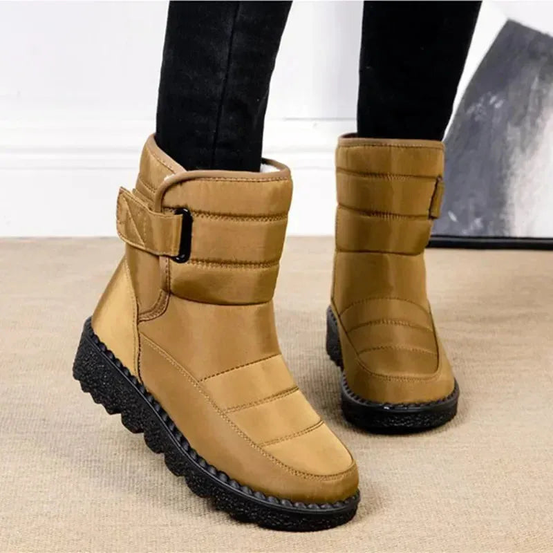 Women's quilted waterproof ankle boots