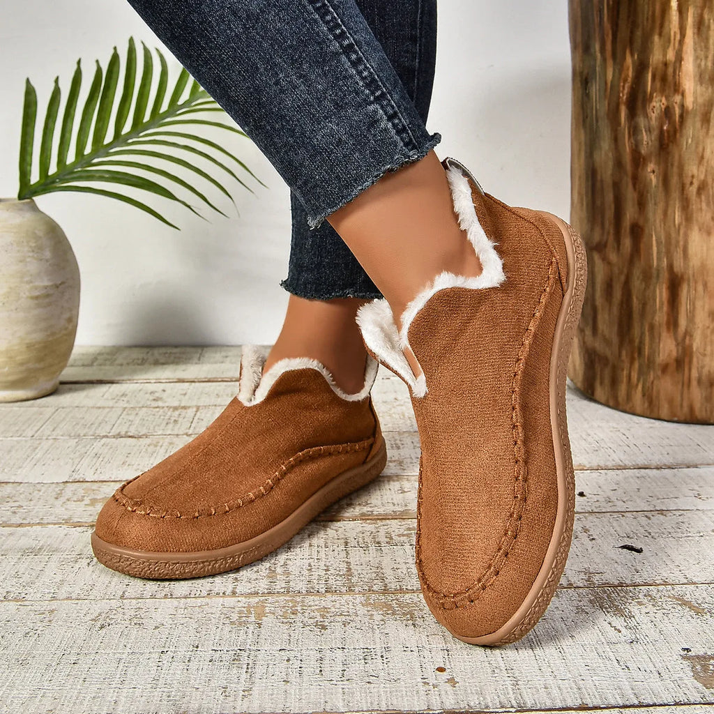 Women's suede ankle boots with faux fur lining