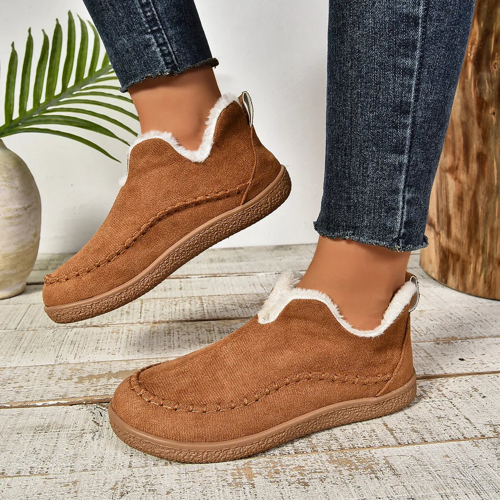 Women's suede ankle boots with faux fur lining