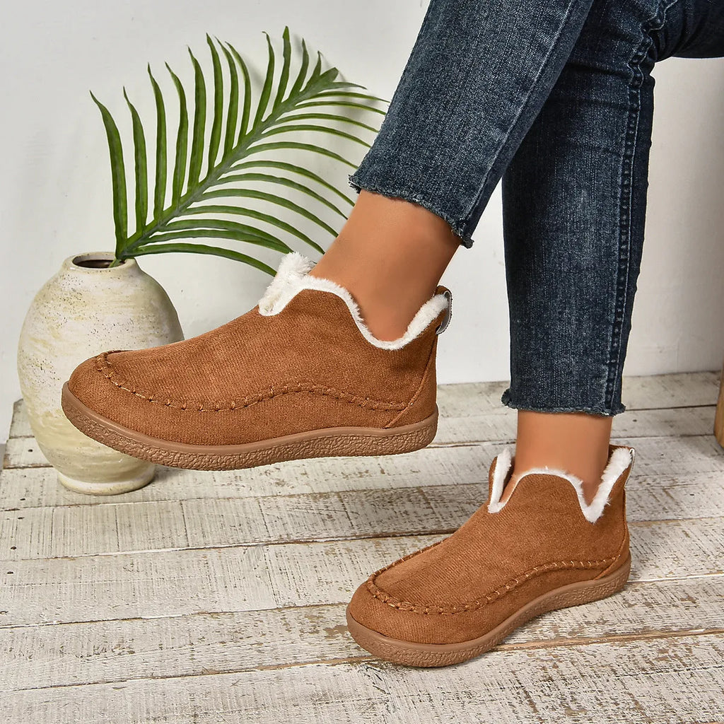 Women's suede ankle boots with faux fur lining